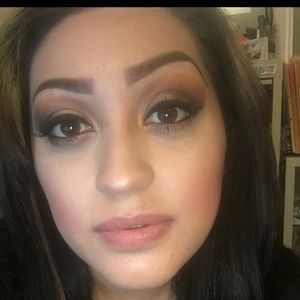 Meet your Posher, Gloria